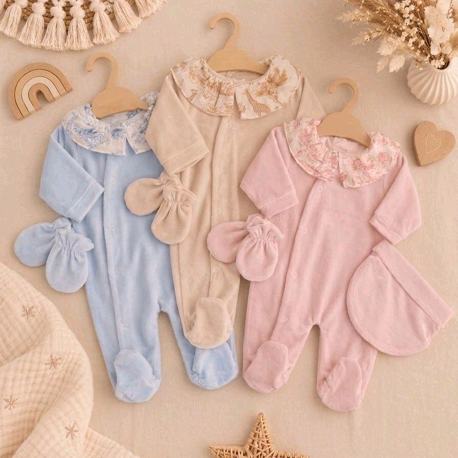 Ensemble bébé pyjama velours col savane