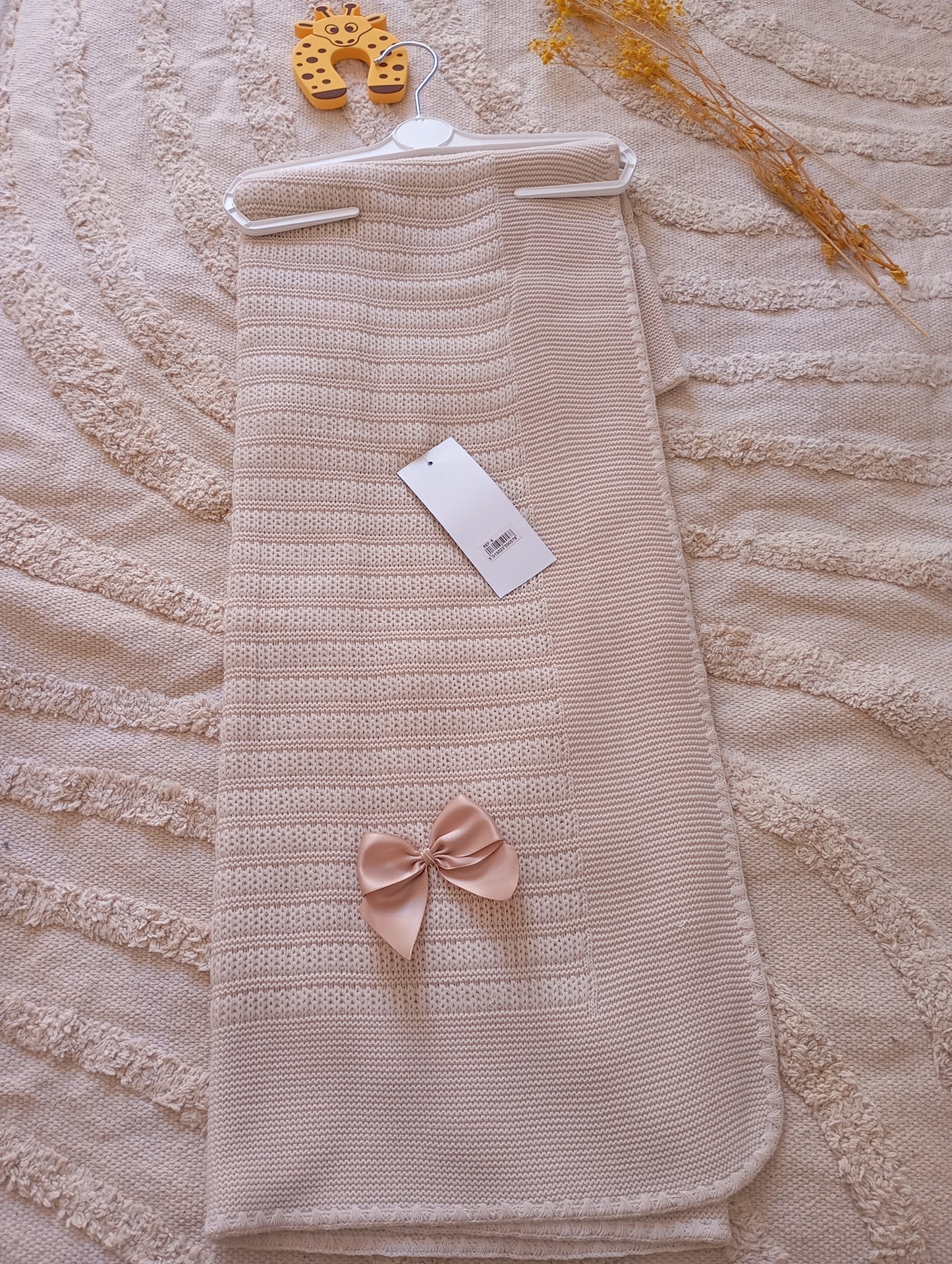 Ensemble bébé beige avec couverture