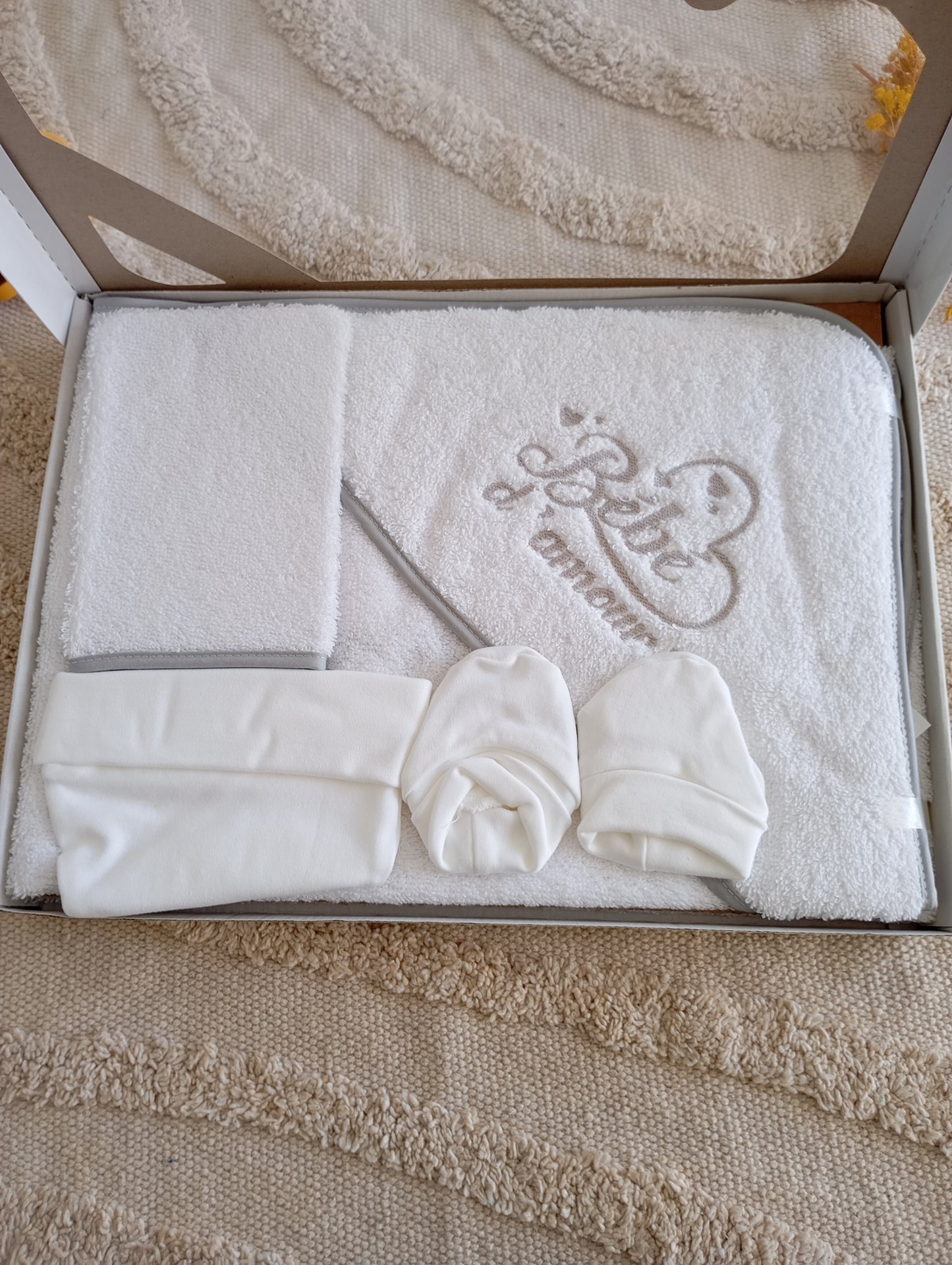 Coffret de bain blanc et gris