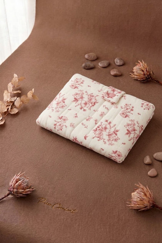Protège carnet bébé fleurs de coton roses