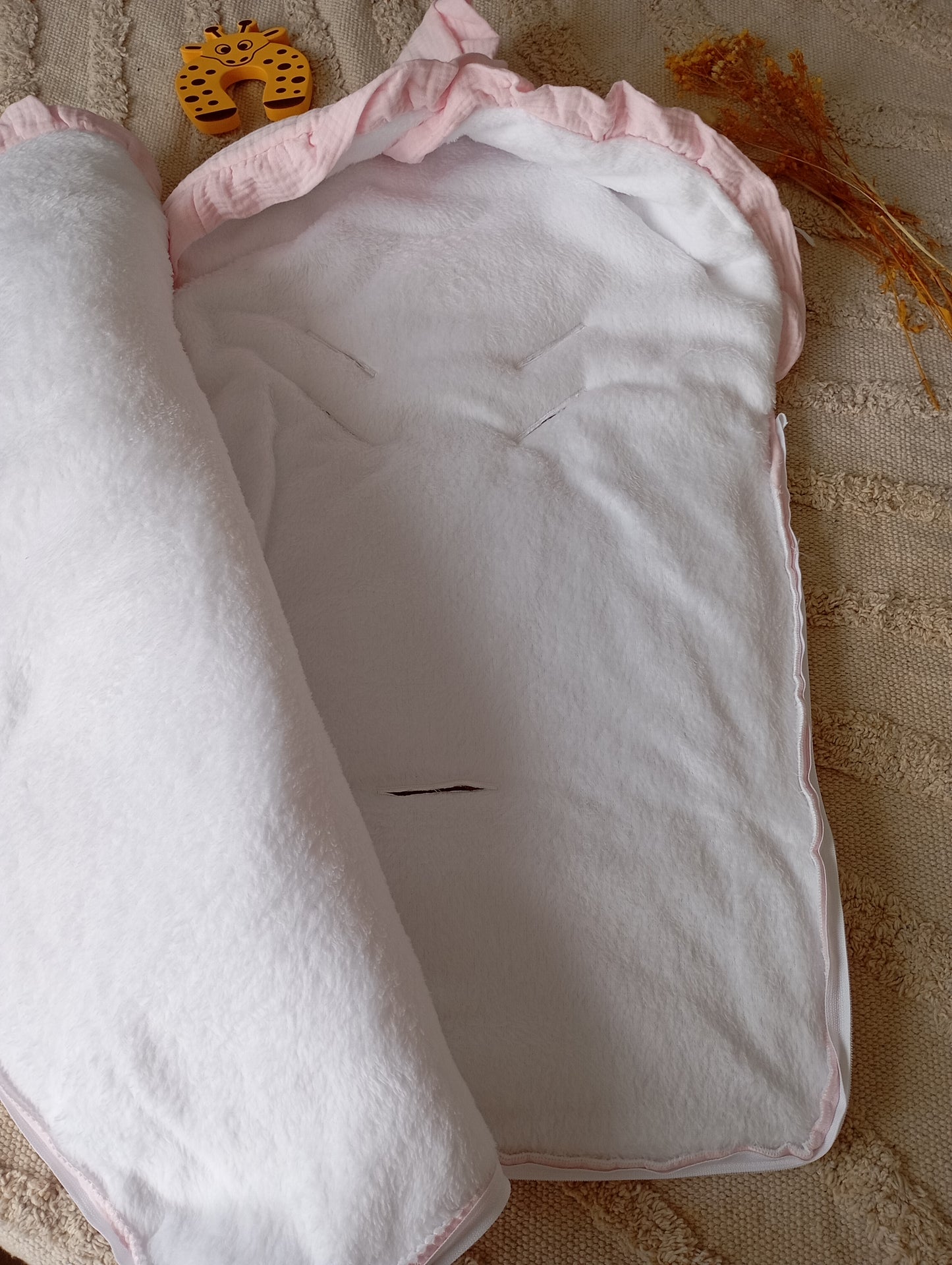Nid d'ange gaze de coton et polaire rose